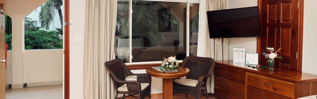 Sunbreeze Hotel & Suites