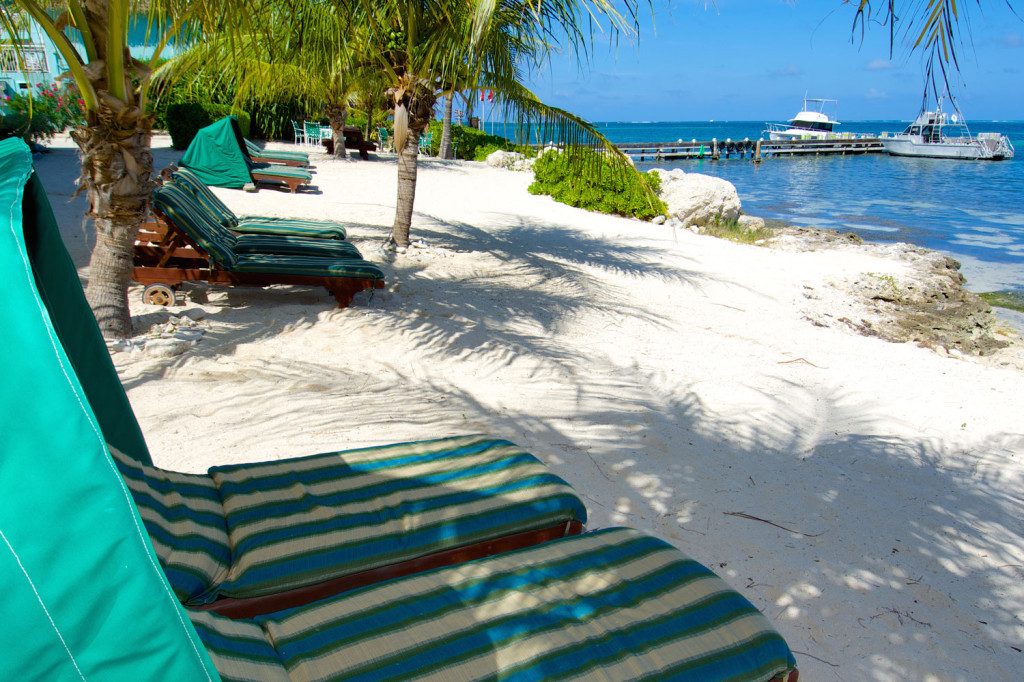 SCUBA Dive Resort Compass Point beach 1024x682