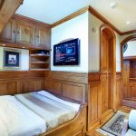 Adelaar Cruises