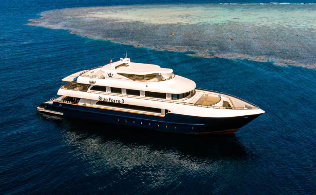 blue force 3 liveaboard dive boat